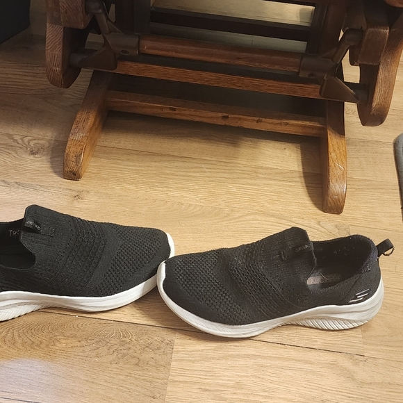 Black Womens  Slip-On Sketchers - Picture 4 of 7